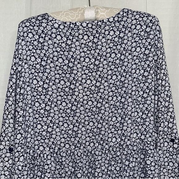 Cynthia Rowley 3X Navy White Ditsy Floral V-Neck Button Front Tunic - Picture 6 of 14